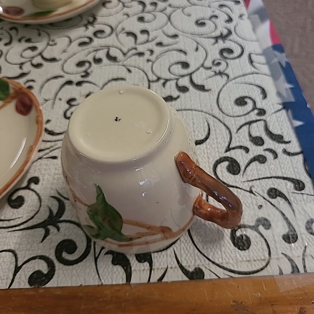 Fransican Dinnerware Apple Pattern - Picture 6 of 11